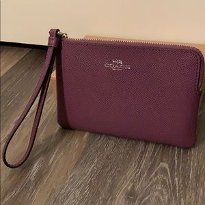 NWOT Coach Leather Corner Zip Wristlet